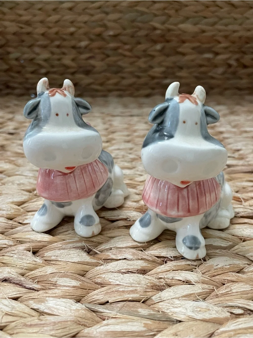 Vintage 1985 Ceramic Cow Salt and Pepper Shakers / George Good by Fabrizio 3”